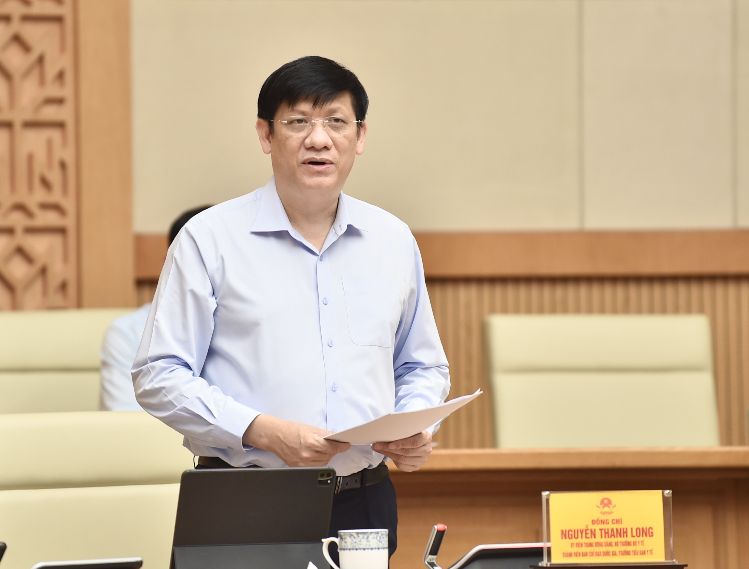 Bộ trưởng Bộ Y tế Nguyễn Thanh Long phát biểu tại cuộc họp - Ảnh: VGP/Nhật Bắc